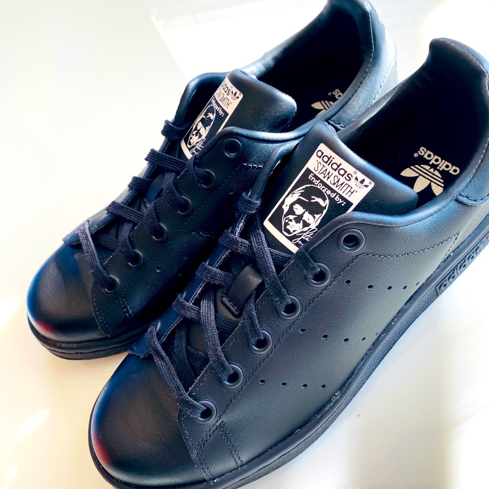 BNWB ADIDAS STAN SMITH JUNIOR BLACK SIZE 5.5